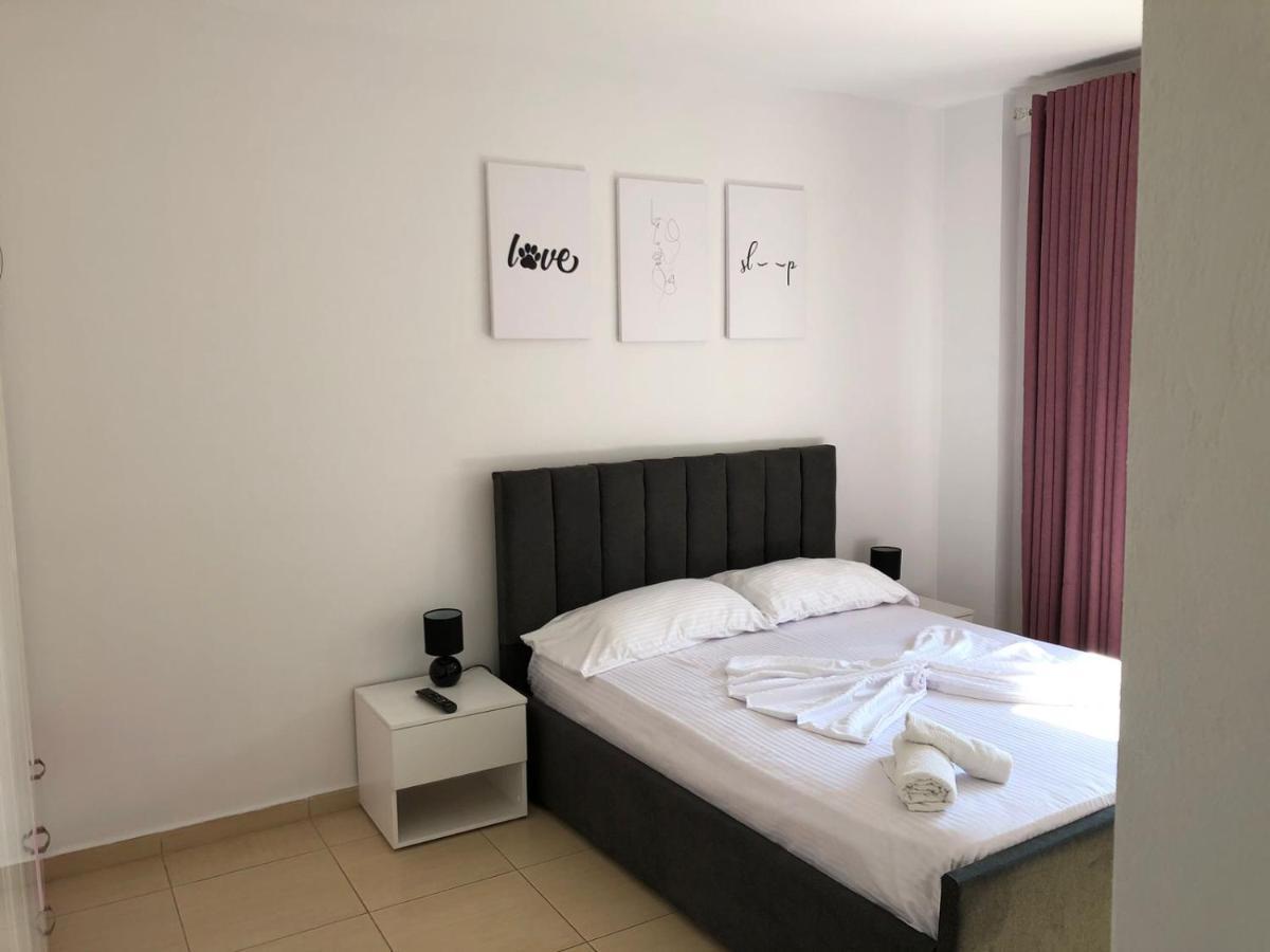 Sea La Vie- Apartment Sarandë エクステリア 写真