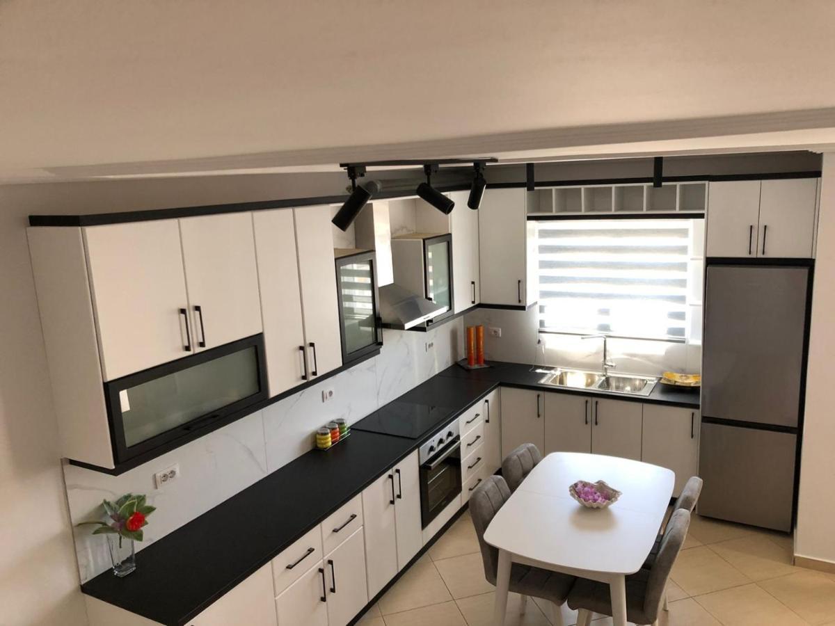 Sea La Vie- Apartment Sarandë エクステリア 写真
