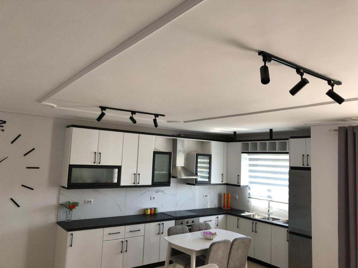 Sea La Vie- Apartment Sarandë エクステリア 写真