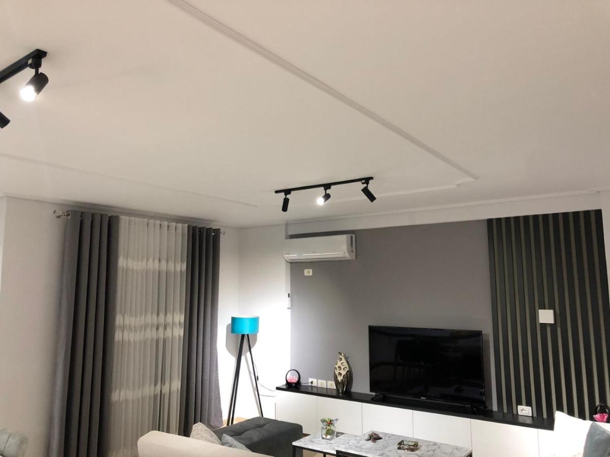 Sea La Vie- Apartment Sarandë エクステリア 写真