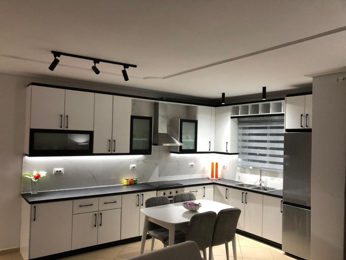 Sea La Vie- Apartment Sarandë エクステリア 写真